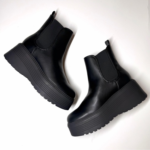Nine West George Women's Platform Chelsea Black Boots Size- 8 M - Picture 6 of 9